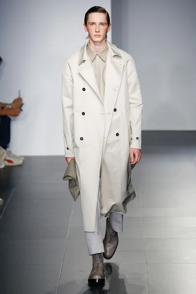 Look 3